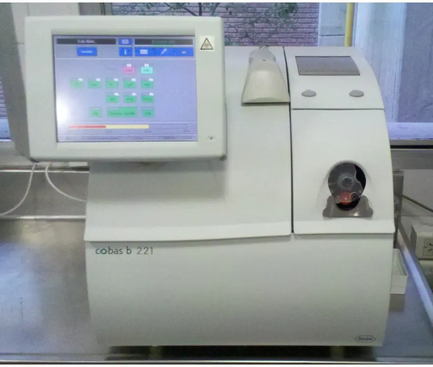 Figura 1.5. Analizador de gases en sangre de laboratorio clínico: mide pH, pCO₂ y pO₂ y calcula el bicarbonato.